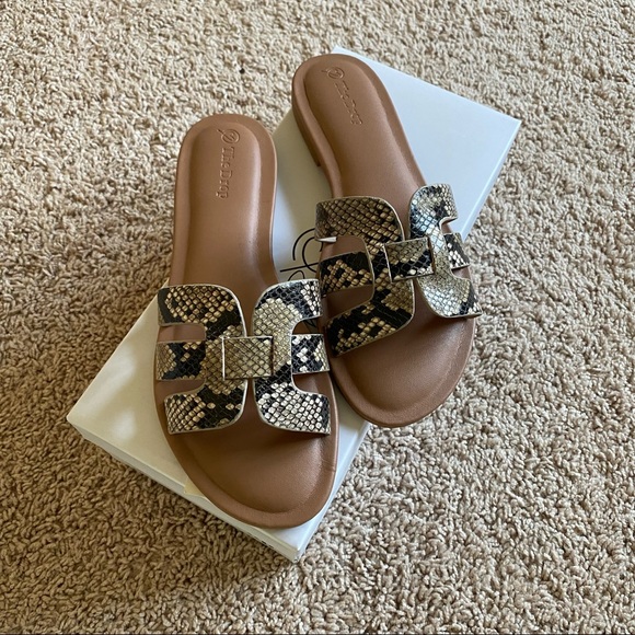 the drop Shoes - The Drop-Monika Flat H-Band Slide Sandal